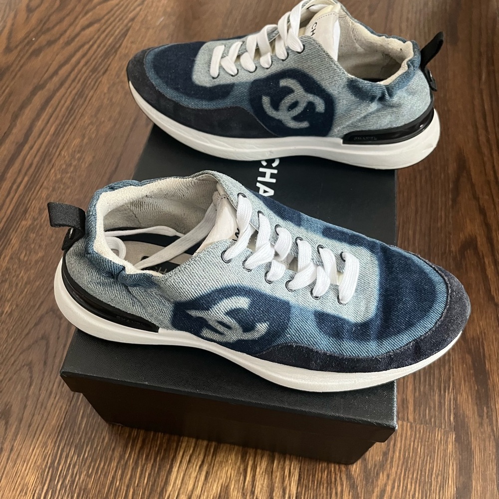 🔥🔥Authentic Chanel Denim Blue Sneakers- size 38 (7-7.5 US)🔥🔥